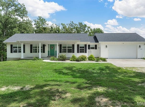 24826 Lake Drive, Warrenton, MO 63383