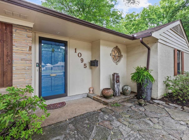 1095 S PERKINS Rd, Memphis, TN 38117