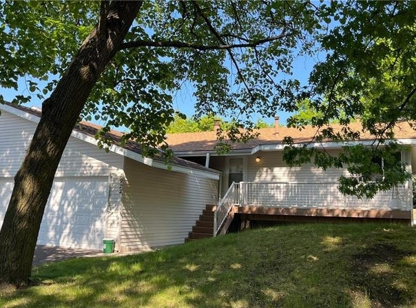 7922 Timber Lake Drive, Eden Prairie, MN 55347