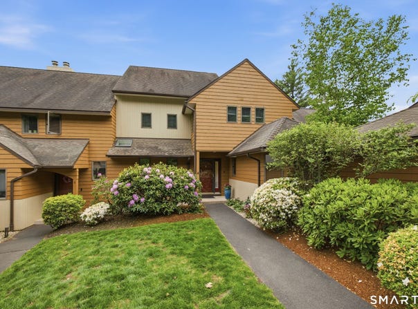 4 Biltmore Park, Bloomfield, CT 06002