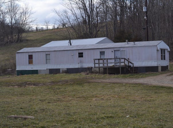 3235 North Stepstone Road, Owingsville, KY 40360