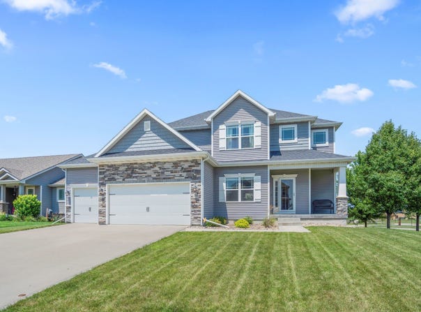 395 NE Fox Run Trail, Waukee, IA 50263