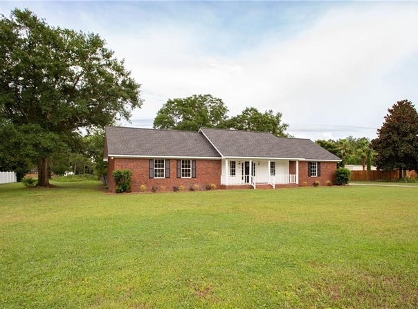 2918 Blue Jay Trail, Waycross, GA 31501