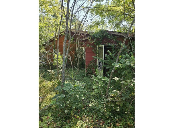 926 E 555th Road, Pleasant Hope, MO 65725