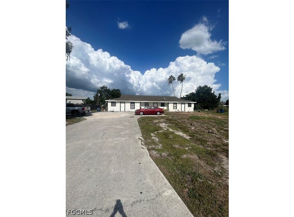 7582-7586 Carrier Road, Fort Myers, FL 33967