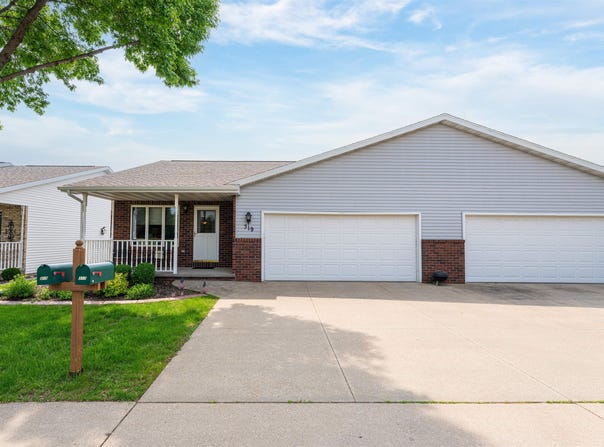 319 PARKVIEW Lane, KIMBERLY, WI 54136