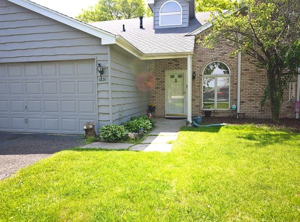 1831 Springvale Drive, Crown Point, IN 46307