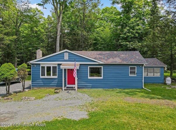 225 Creek Road, Greentown, PA 18426