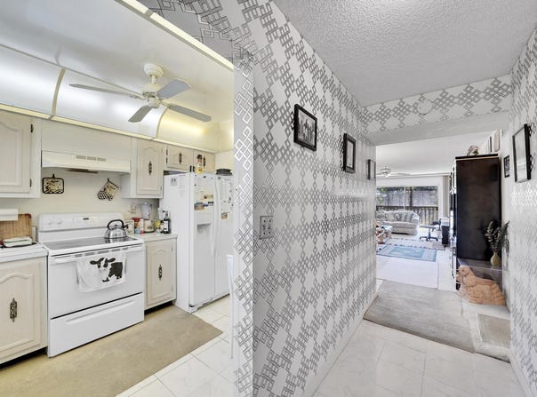 6100 NW 44TH APT 401 Street unit: 2, Other Florida, FL 33319