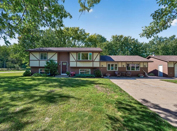7381 Leonard Avenue, Blaine, MN 55014