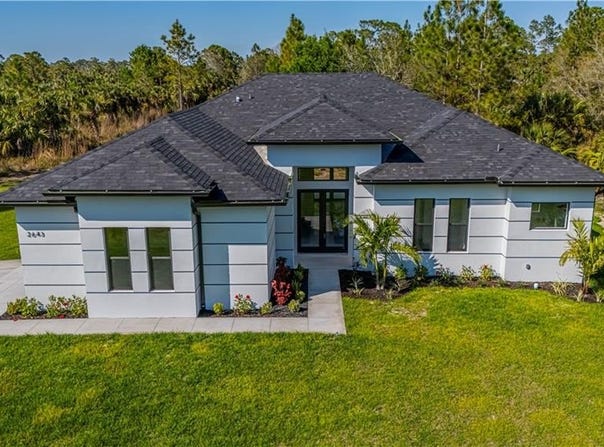 2643 8th, NAPLES, FL 34117