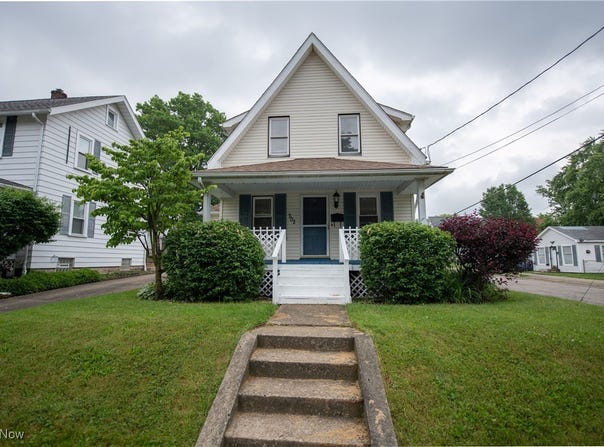 202 Pershing Avenue NE, North Canton, OH 44720