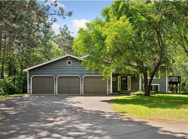 990 221st Avenue NW, Oak Grove, MN 55011