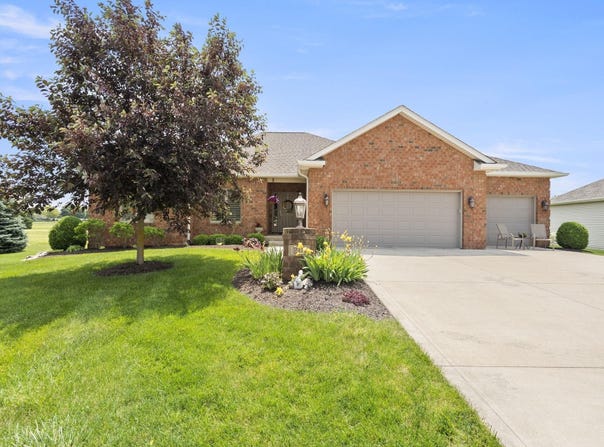 2111 Bunker Court, Auburn, IN 46706