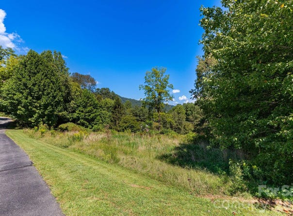 9999 Foxfire Estates Circle, Waynesville, NC 28785