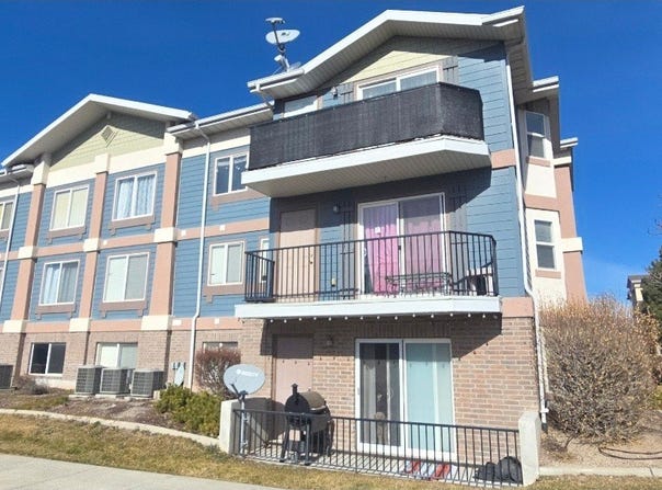 90 E RESACA Dr, Sandy, UT 84070