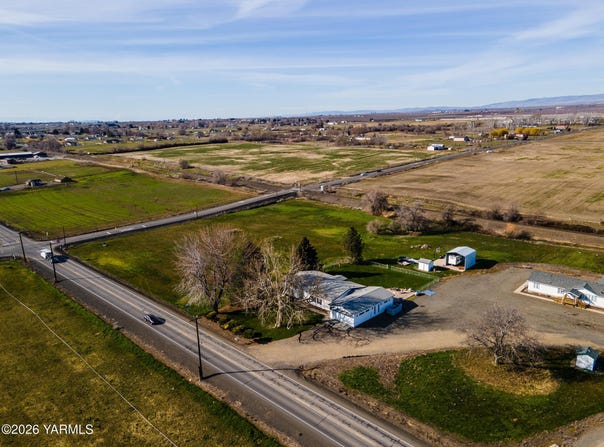 139802 W Johnson Rd, Prosser, WA 99350