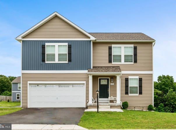 379 EURASIAN DRIVE, BUNKER HILL, WV 25413