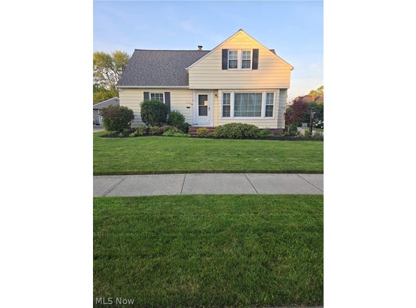 561 Crescent Drive, Willowick, OH 44095