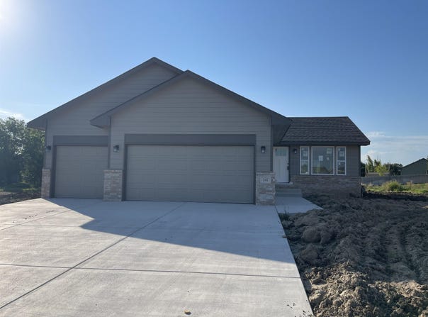 241 W Dusk, Rose Hill, KS 67133