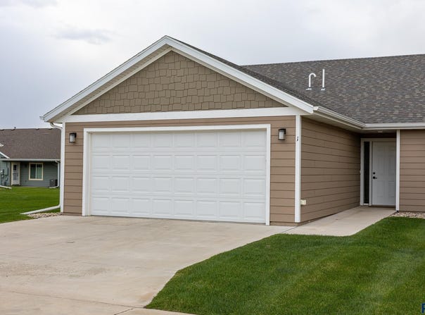 1217 N Marion Rd, Sioux Falls, SD 57107