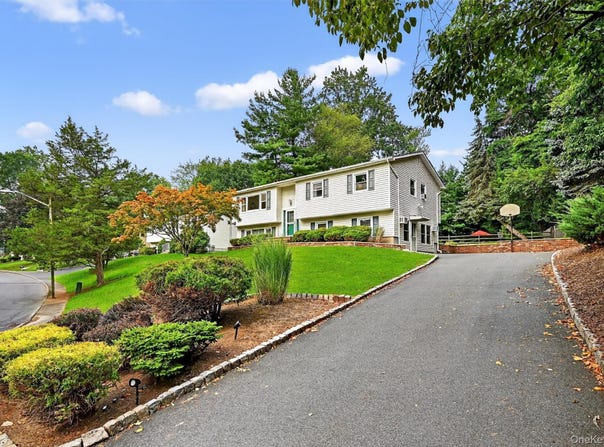 31 Park Terrace, Valley Cottage, NY 10989