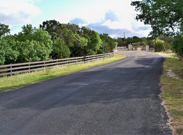 810 Spanish Oak Dr, Kerrville, TX 78028