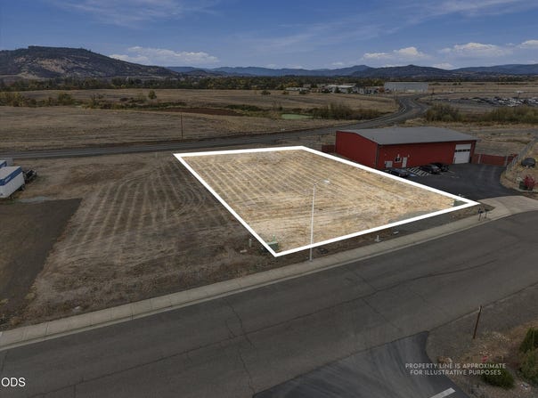 167 Trout Way, White City, OR 97503