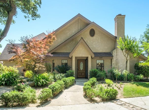 1274 Flora Avenue W, Reedley, CA 93654