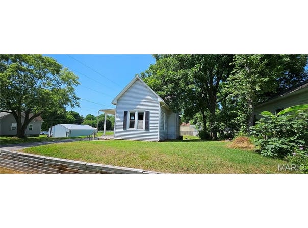 718 2nd Street W, Scott City, MO 63780