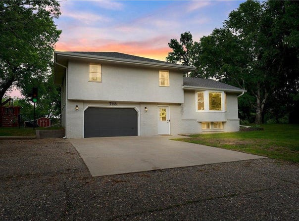 713 9th Street NW, Buffalo, MN 55313