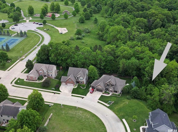 6711 N Water Oak Drive, Edwards, IL 61528