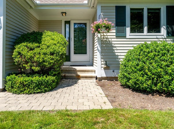 115 Pine Hill Boulevard, Mashpee, MA 02649