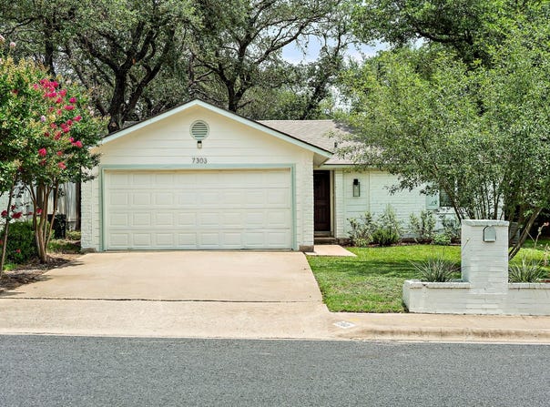 7303 Lunar DR, Austin, TX 78745