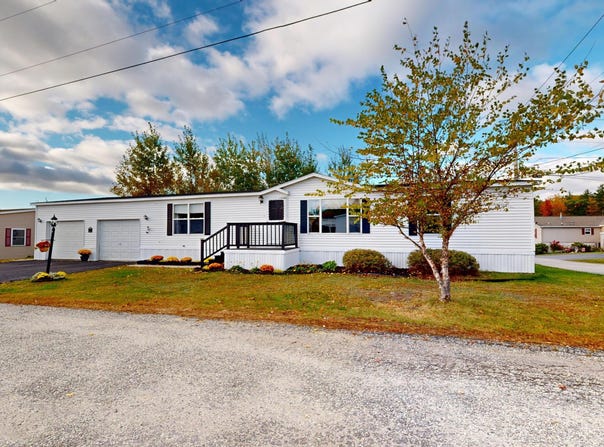 1 Palm Drive, Norway, ME 04268