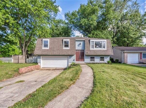 8742 Usher Road, Olmsted Twp, OH 44138