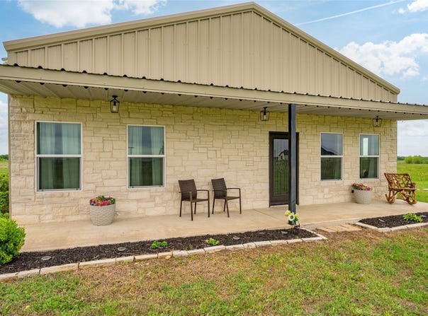 435 County Road 4875, Celeste, TX 75423