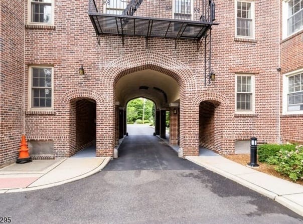 133 Summit Avenue, Summit City, NJ 07901