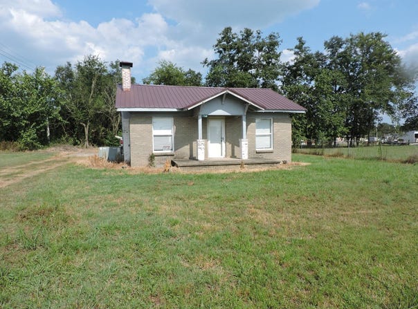 743 743 N. MAIN ST, Waldron, AR 72958