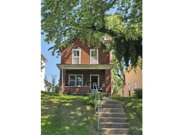 1517 Commercial Street, Atchison, KS 66002