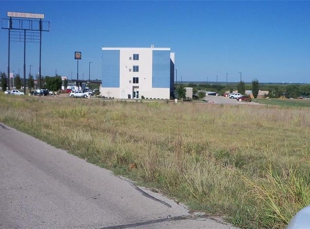 2215 S Weedn Boulevard, Purcell, OK 73080