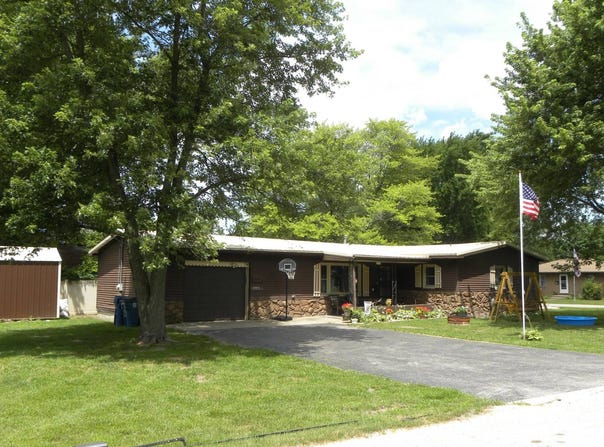 1301 S. Steel St., Robinson, IL 62454