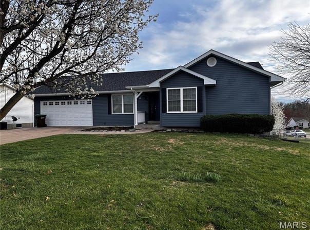 148 Castlewood Drive, Troy, MO 63379