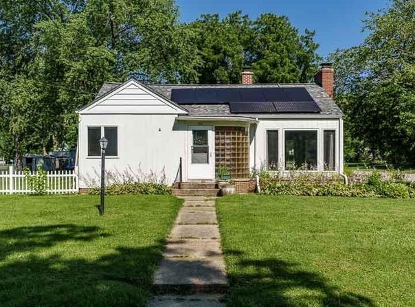 255 S 2ND, CAPRON, IL 61012