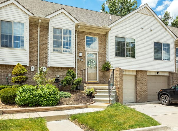30921 Lee Frank Lane, Madison Heights, MI 48071