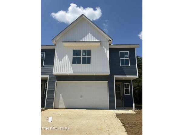 1815 Lateglow Way, Knoxville, TN 37931