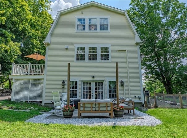 6 Limerock Road, Smithfield, RI 02917