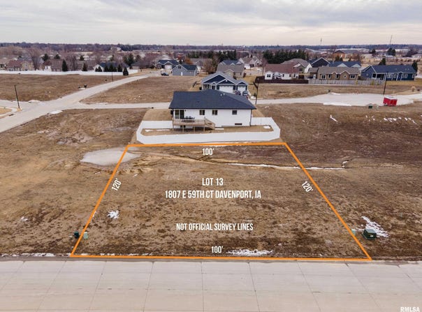 1807 E 59TH Court, Davenport, IA 52807