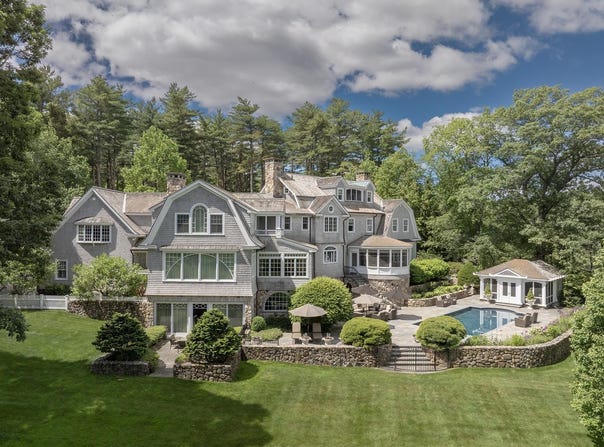 15 Runnymede Drive, North Hampton, NH 03862