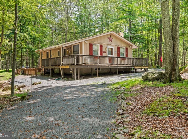 1143 RANGER TRAIL, POCONO LAKE, PA 18347